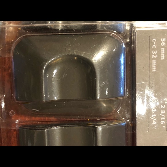 Drawer pull/ knobs - Picture 2 of 3